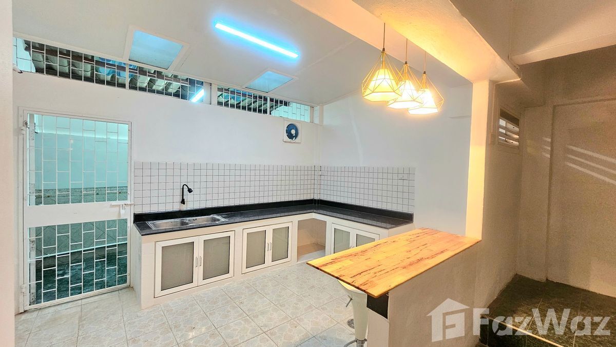 picture 3 Bedroom Townhouse for sale in Thung Song Hong, Bangkok  5672239 - 2/35
