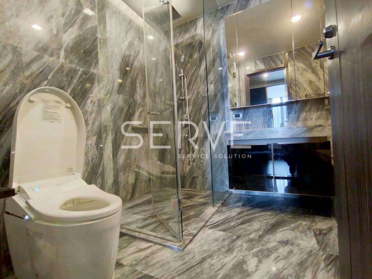 picture 2 Beds with Bathtub Luxury Condo Good Location Close to BTS Sanam Pao 300 m @ The Monument Sanampao - 10/11