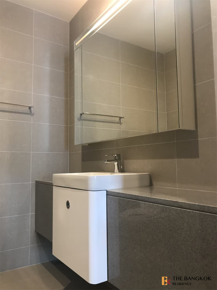 picture Noble Ploenchit near BTS Phloen Chit Special Unit, Quality Guaranteed by Top Brands - 3/9