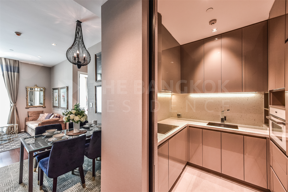 picture The Diplomat 39 Luxury Condo in Central City Location near BTS Phrom Phong - 8/10