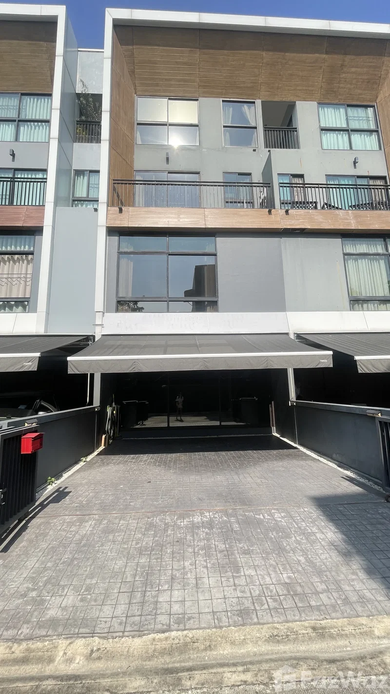 Townhouses for sale : 3 Bedroom Townhouse for sale at Arden Rama 3 1970580