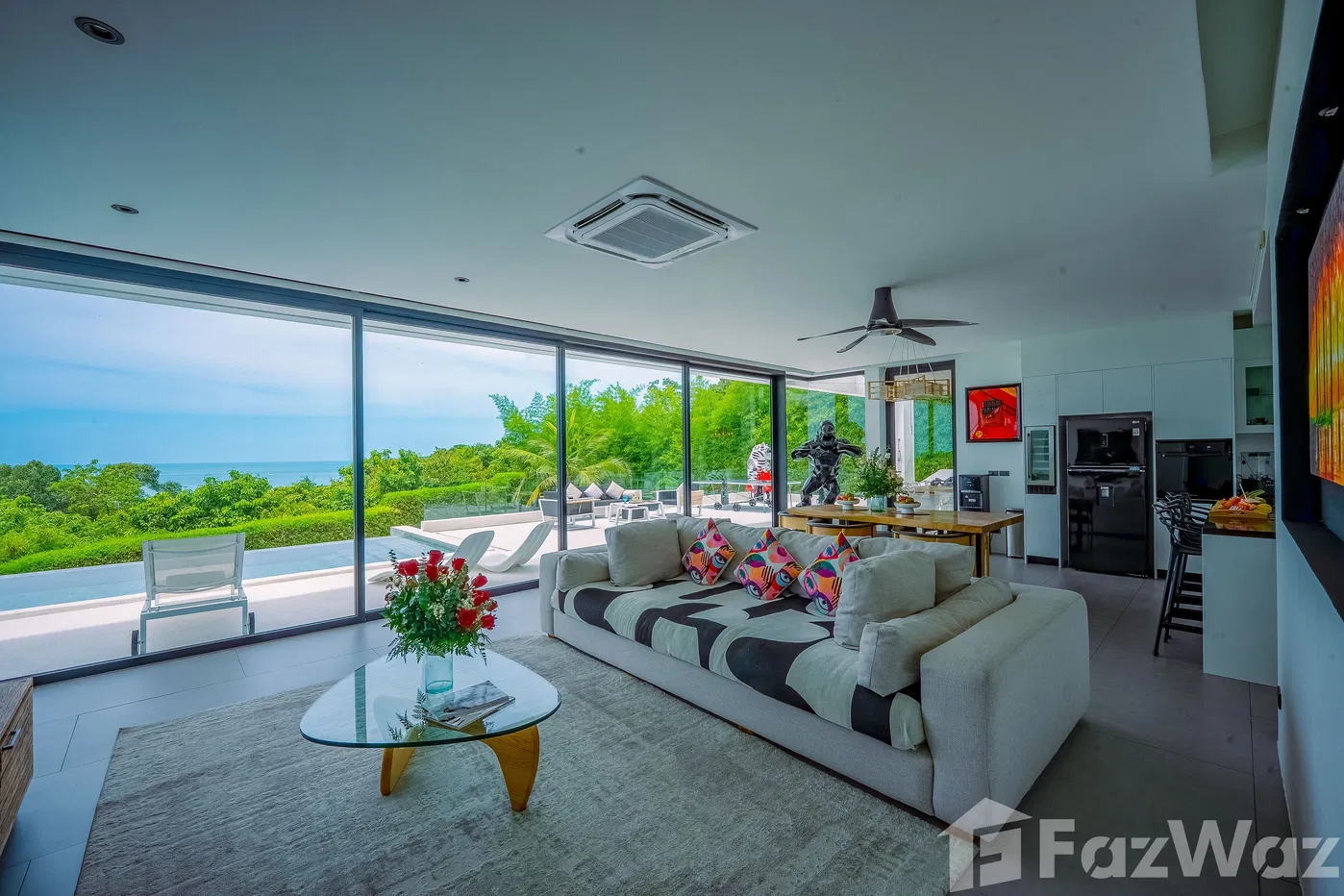 picture Contemporary 6-Bedroom Sea View Villa 5606118 - 2/20