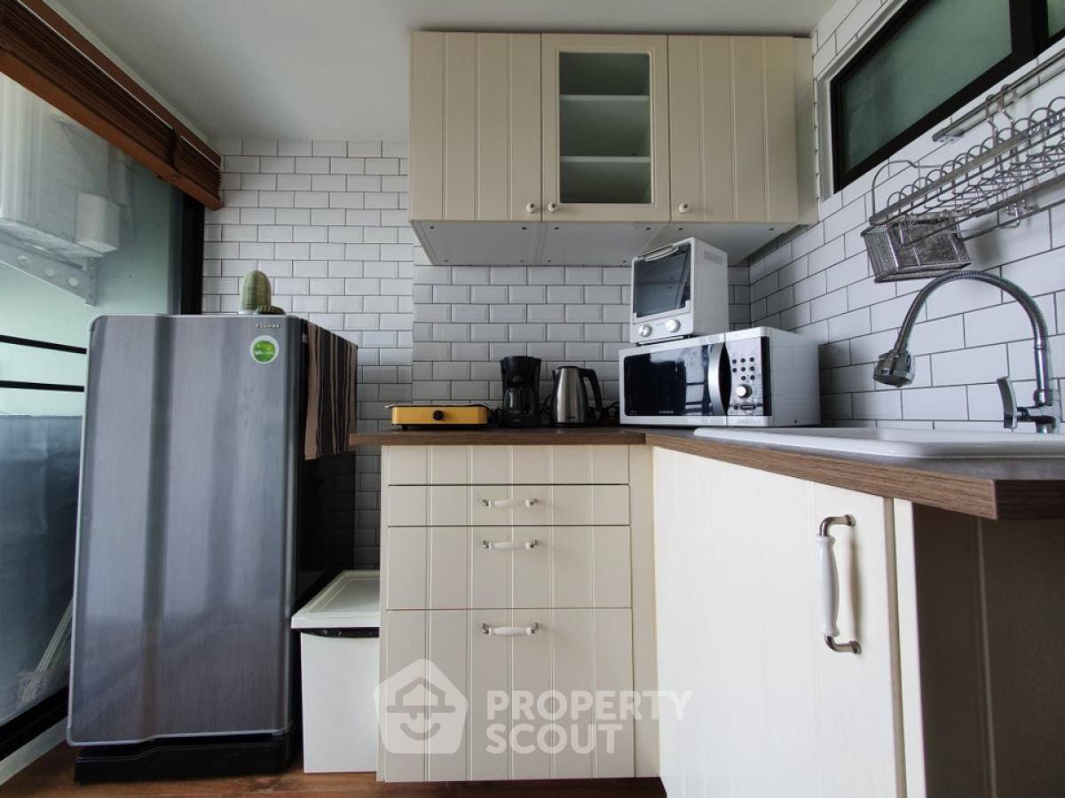 picture Studio Condo at Lumpini Place Phahol-Saphankhwai near BTS Saphan Khwai (ID 2031891) - 3/19