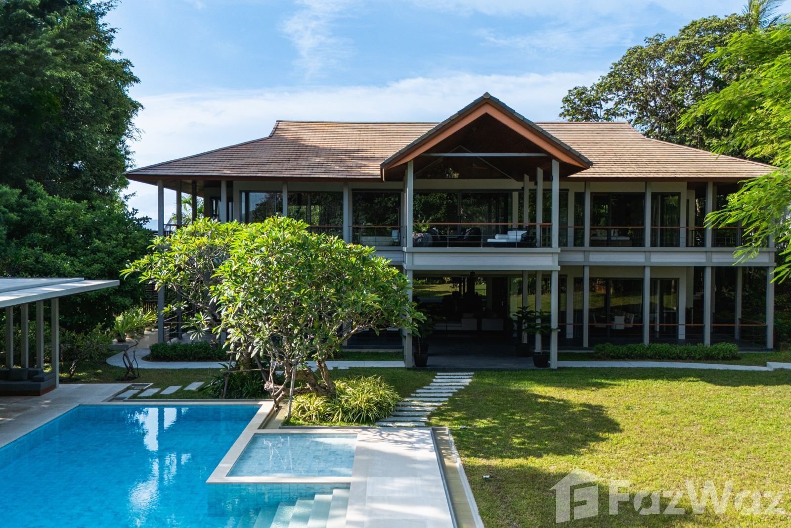 Ultra-Luxury Beachfront 6Br Villa For Rent 5697946 - image 2
