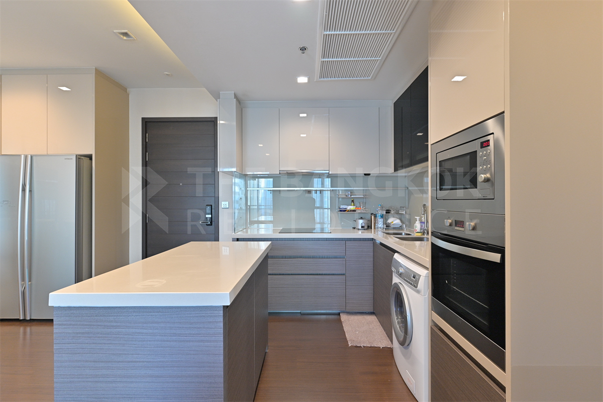 picture Great Price, Prime Location, Dont Miss Out!! Ivy Ampio near MRT Cultural Center of Thailand Station - 8/10