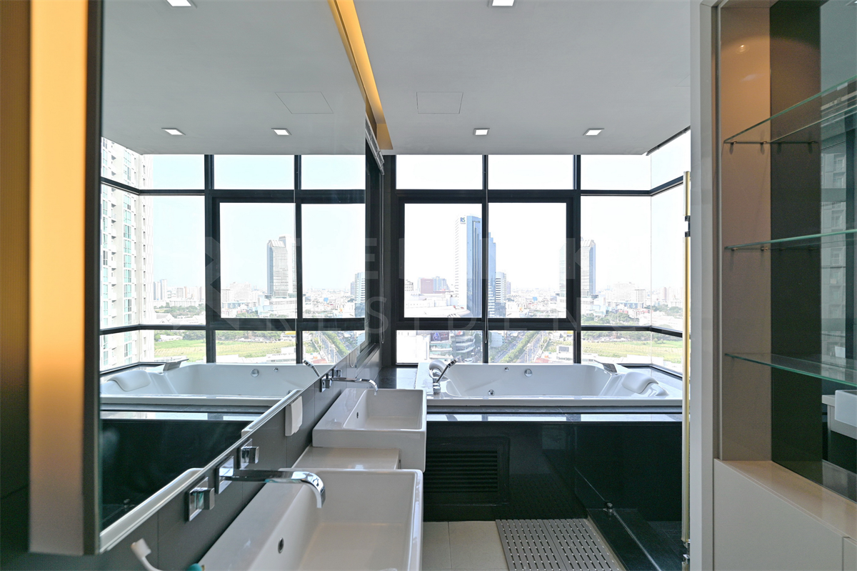 picture Great Price, Prime Location, Dont Miss Out!! Ivy Ampio near MRT Cultural Center of Thailand Station - 4/10