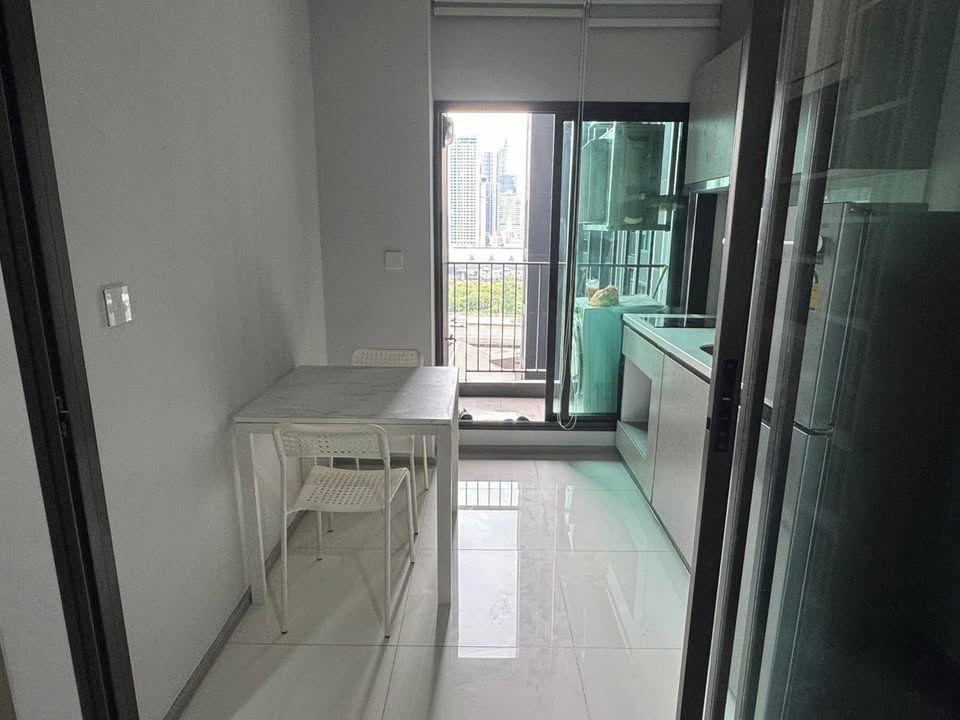 picture [FOR RENT] Life Asoke Rama 9 31 sqm 1 BR Hot price only >> 21,500 thb per month fully furnish + Washing machine >>> 0882246885 or Line ID: Tiitletitle - 6/10