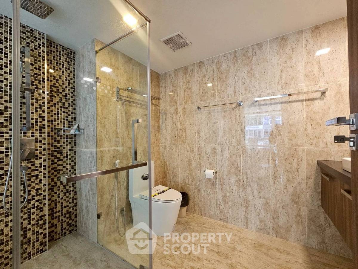 picture 1-BR Condo at Grand Avenue Pattaya close to Pattaya South (ID 2314576) - 10/13