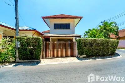 Houses for sale Ra Wai Beach Phuket : 5 Bedroom Villa for sale in Rawai, Phuket  5717199