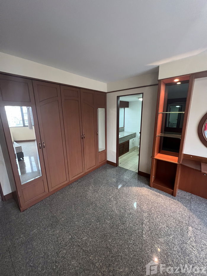 picture Spacious 4Bed condo for sale at Baan Suanpetch Sukhumvit 39 5371499 - 10/29