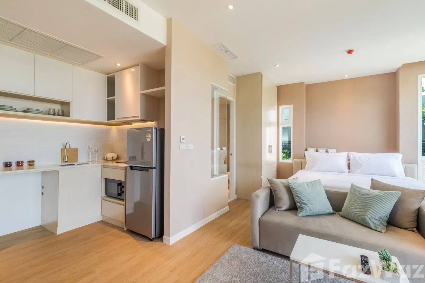 picture Unique 1 Bedroom Seaview Beachfront unit For Sale 5342047 - 9/11