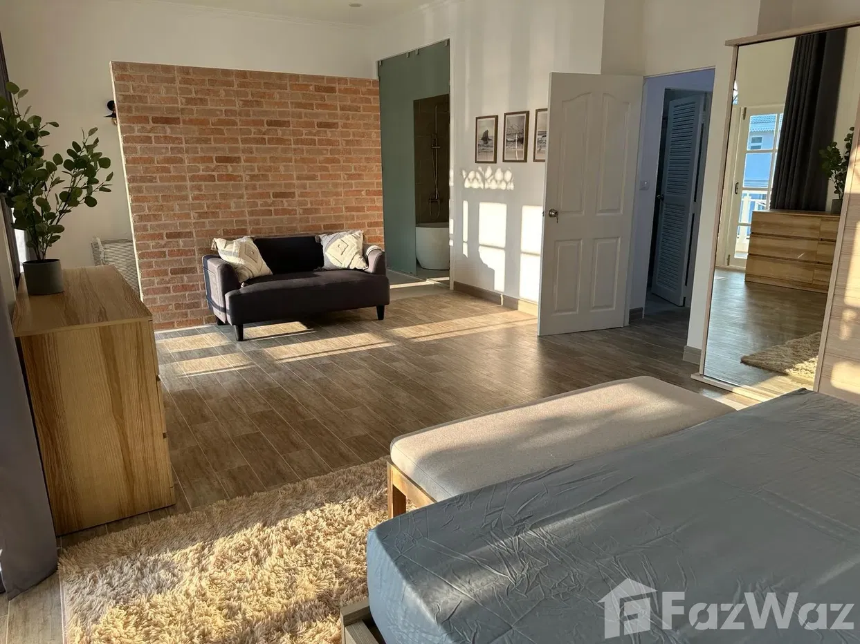 picture A beautiful 4-bedroom townhouse with a stunning lake view 5685493 - 13/35