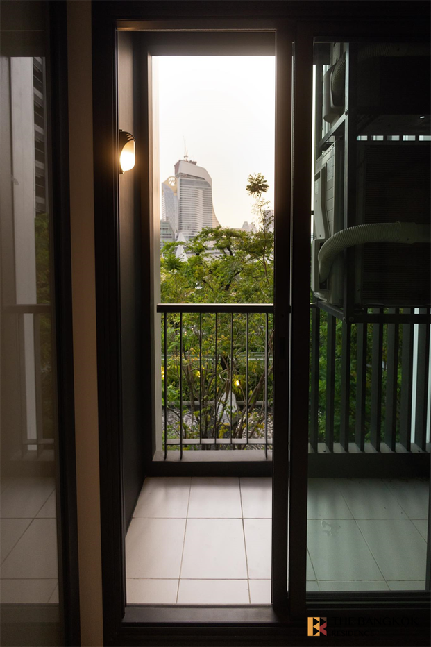 picture Life One Wireless  Condo in CBD, Below Market Price - 5/10