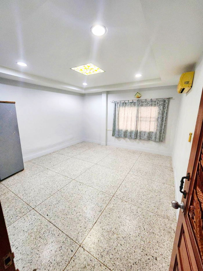 รูป เพชรเกษม53-61 ให้เช่าคฤหาสน์ 2 ชั้น 6นอน MRT หลักสอง 1.6 กม. 42ตร.วา.ตรงข้าม รพ.เกษมราษฎร์ บางแค 400ม. 5น้ำ เดอะมอลล์บางแค - รูปที่ 32/36