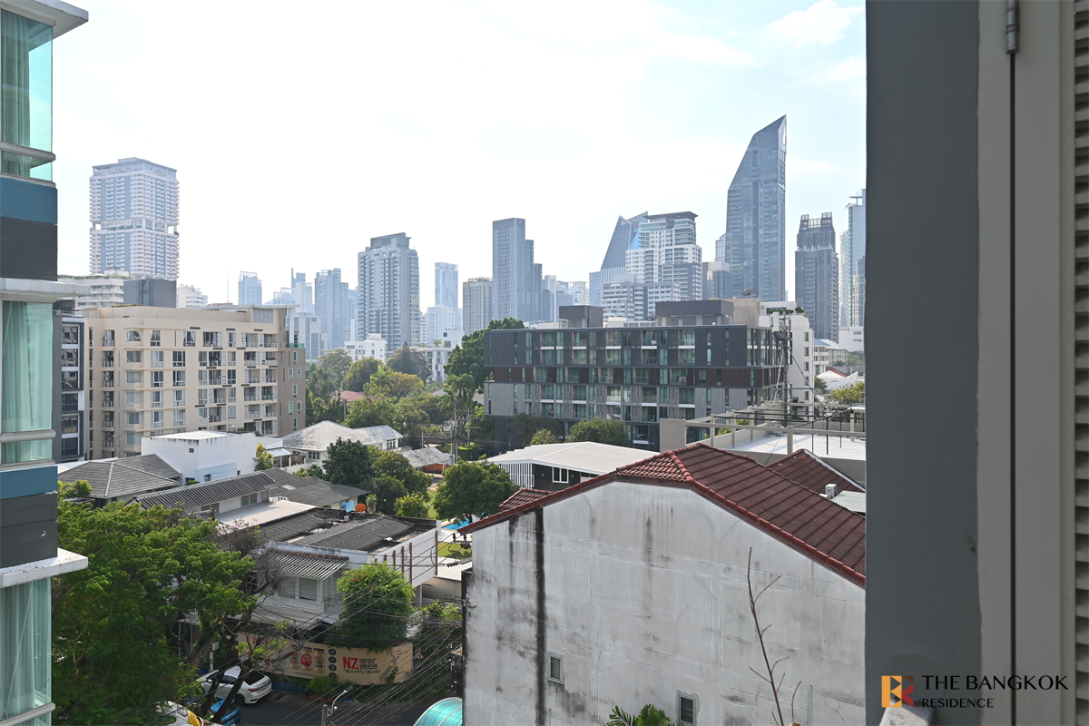 picture Location Near Employment, Surrounded by Lifestyles The Crest Sukhumvit 49 - 2/10