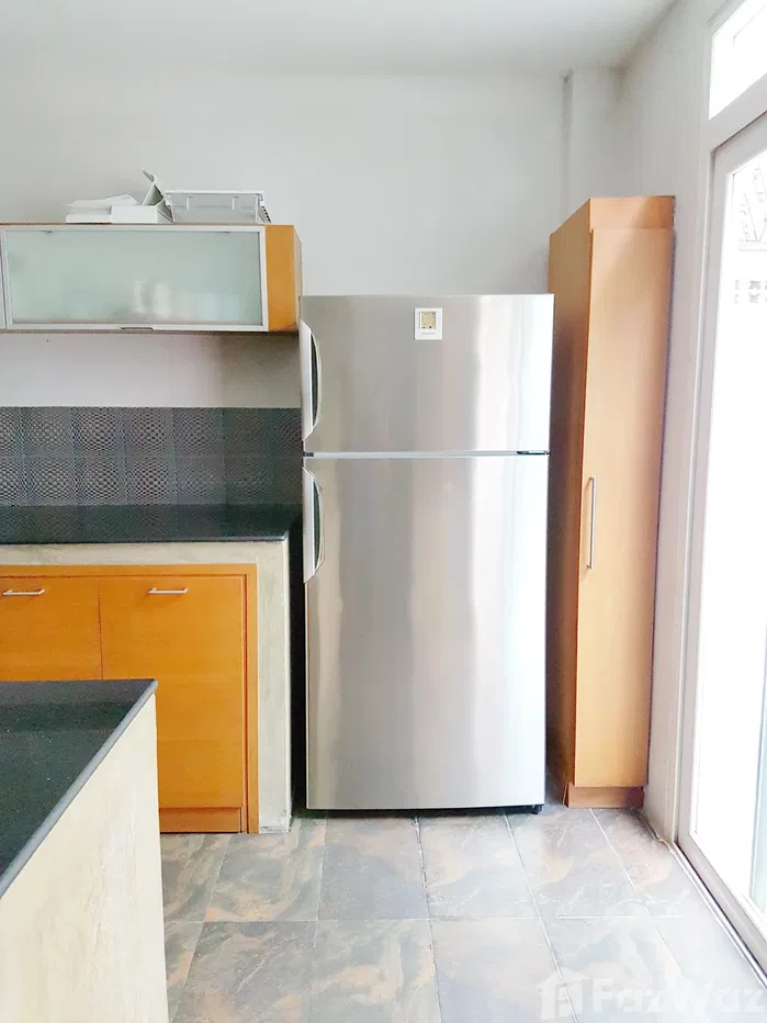 picture 4 Bedroom Townhouse for sale in Phra Khanong Nuea, Bangkok  1014626 - 10/30