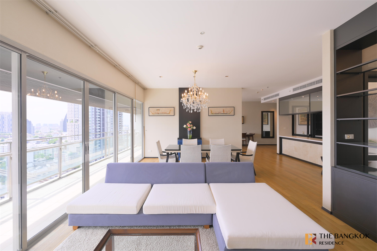 picture Luxurious Design, Elevated Atmosphere The Madison Condominium Sukhumvit 41 near BTS Phrom Phong - 2/10