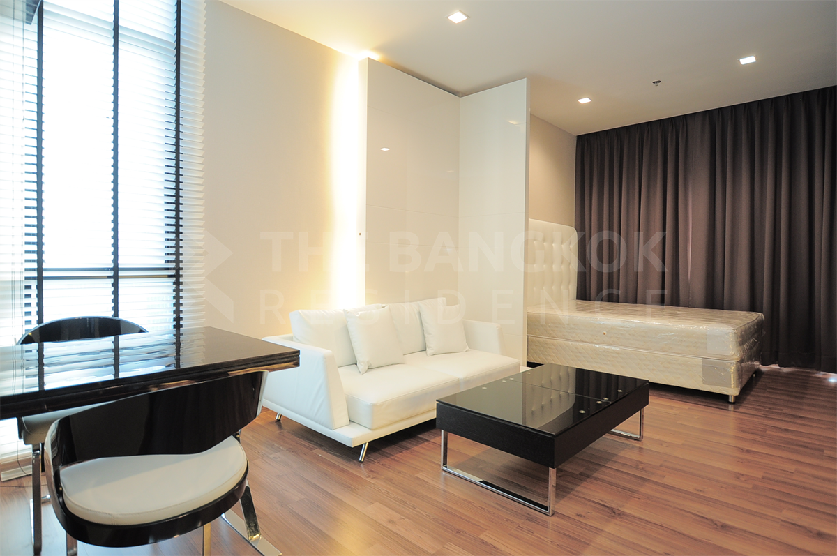 picture Ivy Ampio Premium Unit Close to All Conveniences near MRT Cultural Center of Thailand Station - 2/10