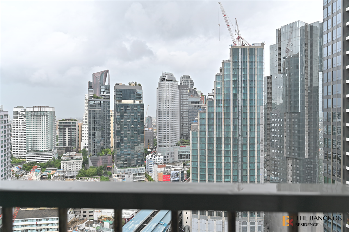 picture Noble Remix Condo in Central City at an Affordable Price near BTS Thong Lo - 5/10