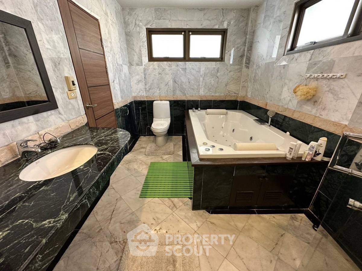 picture 3-BR House at Eakmongkol Village 1 close to Pattaya (ID 2137967) - 23/29