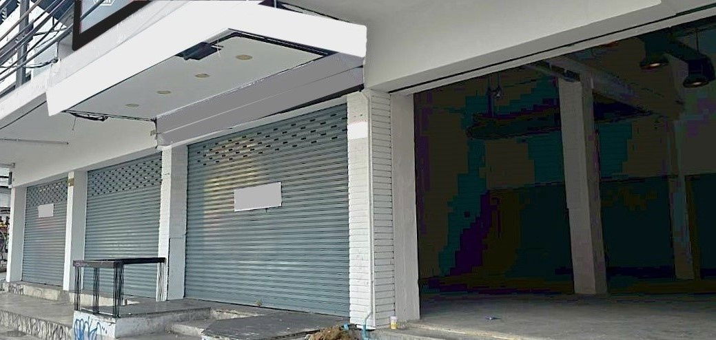 picture Commercial building, 5 units, in good condition with parking, near BTS ** NO CO-AGENT ** - 10/10
