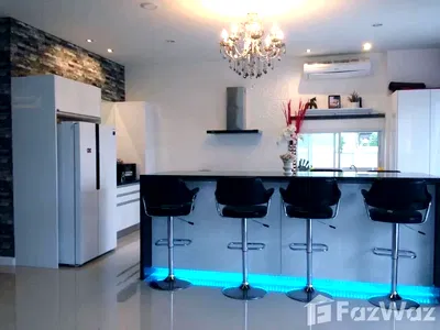 Houses for sale Asian University : 5 Bedroom Villa for sale in Huai Yai, Chon Buri  5696326