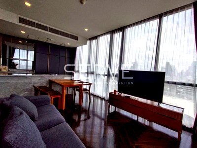 Condos for rent : 2 Beds with Bathtub Luxury Condo Good Location Close to BTS Sanam Pao 300 m @ The Monument Sanampao