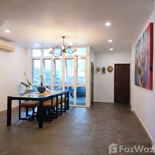 ขายทาวน์โฮม 4 ห้องนอน 360 ตร.ม. 33 ตร.ว. เขตวัฒนา