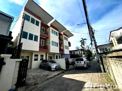 Townhouses for rent Bang Sue : 4 Bedroom Townhouse for rent in Wong Sawang, Bangkok  1988336