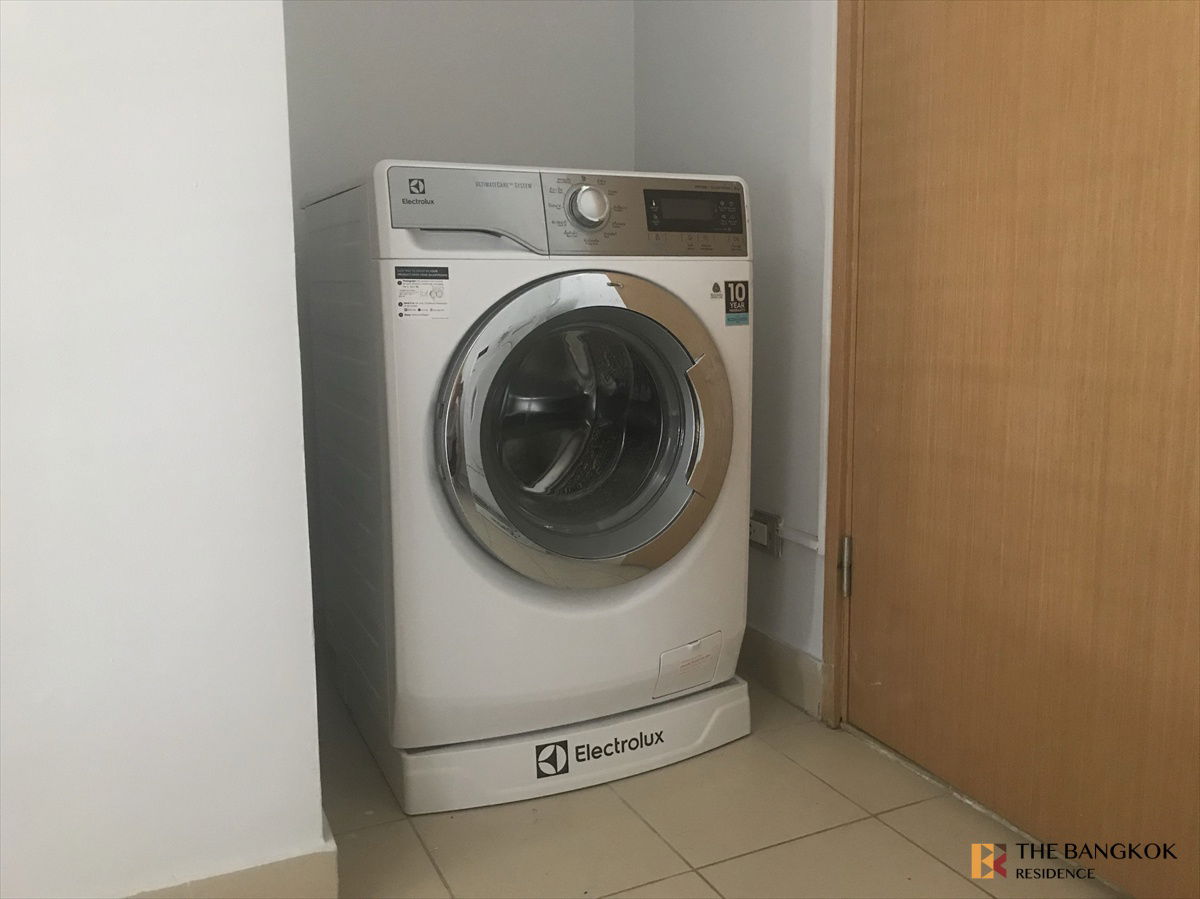 picture  Millennium Residence 🏙️ High-Floor Unit with Stunning Views 💫 Near BTS Asoke  - 7/9
