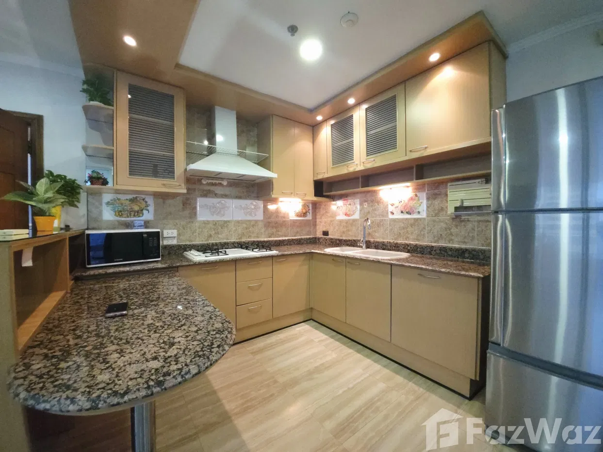 picture Spacious Corner Unit in Prime Sukhumvit Soi 11 5714526 - 10/18