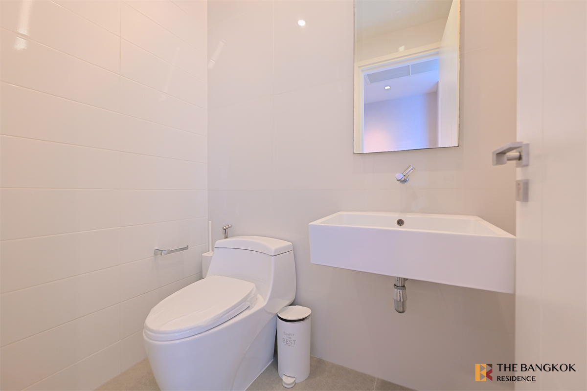 picture The Room Sukhumvit  21 Ultimate Luxury Lifestyle with Convenience - 2/10