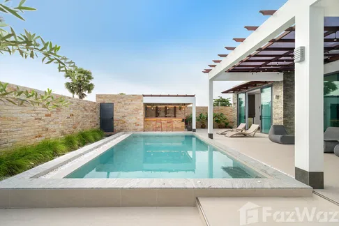4 Bedroom Villa for sale in Thep Krasattri, Phuket  5723356