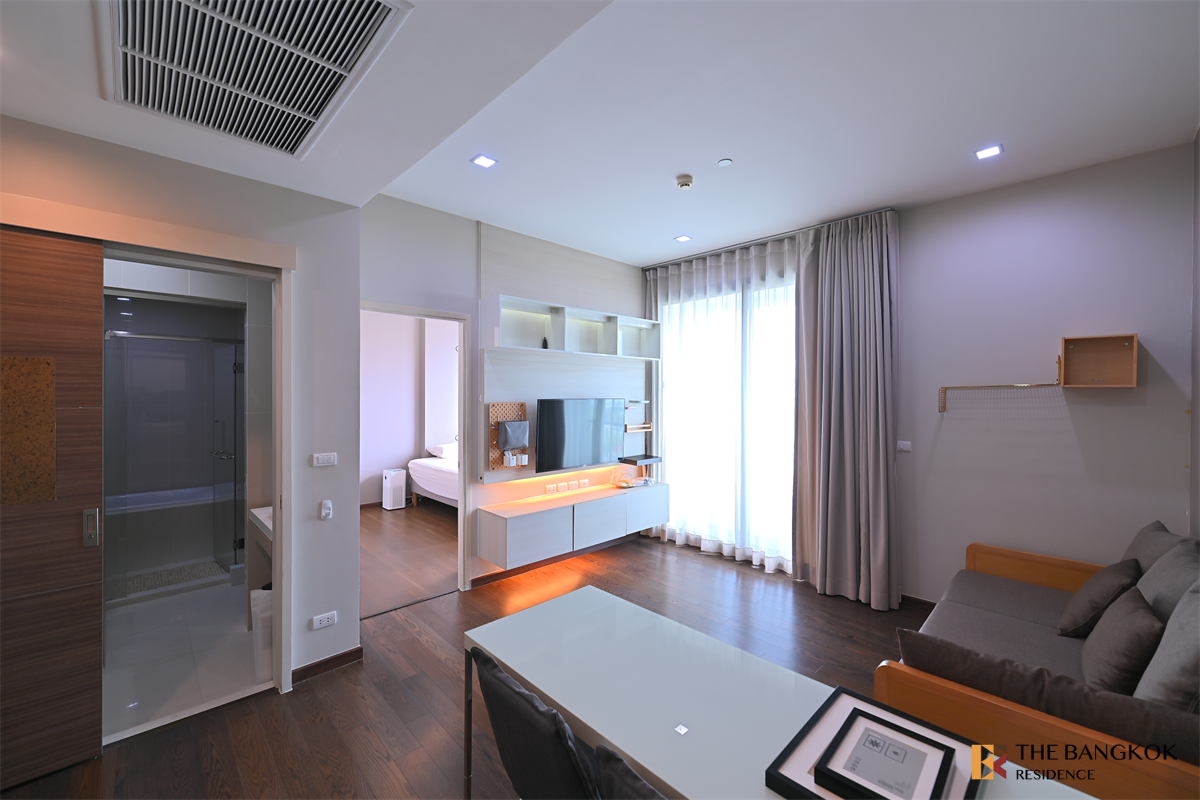 picture Popular units sell out fast Q Asoke near MRT Phetchaburi Station - 1/9