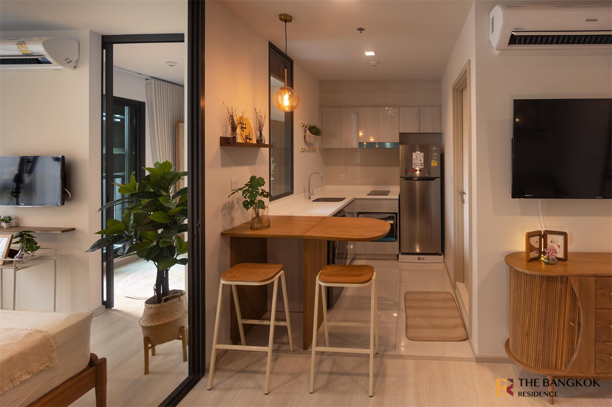 picture Life One Wireless  Condo in CBD, Below Market Price - 9/10