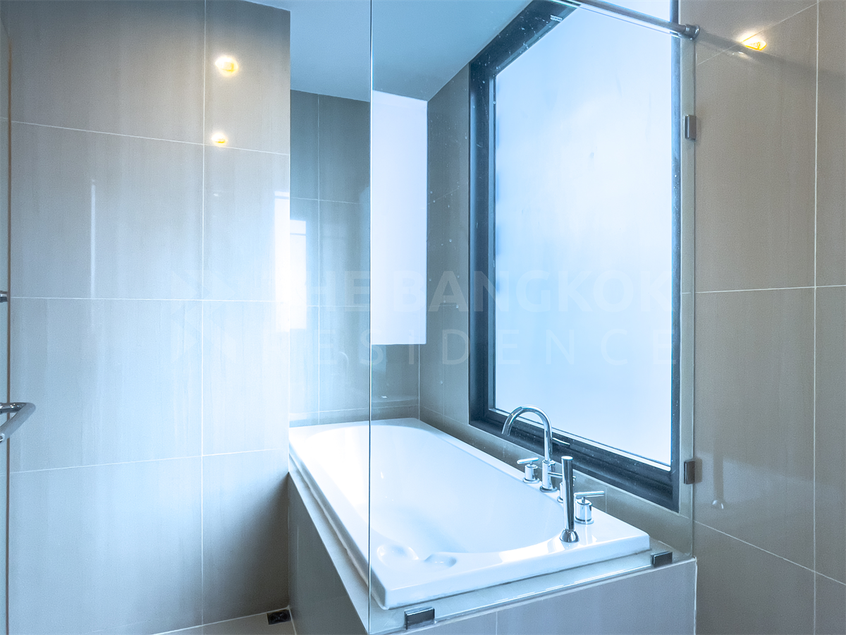 picture Hurry to book!! Unexpected value Villa Asoke near MRT Phetchaburi Station - 1/10
