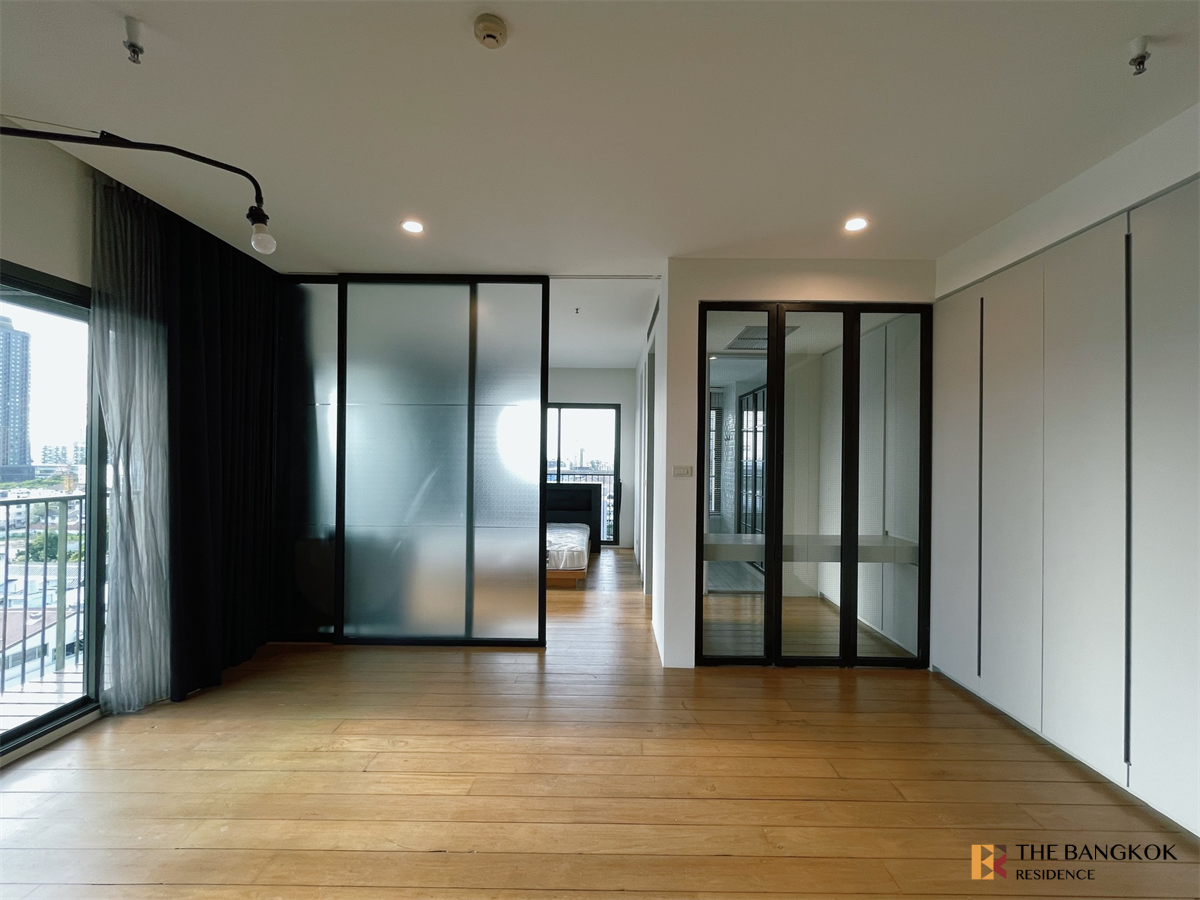 picture Noble Solo  Convenient Travel, Great Value per Square Meter - 1/10