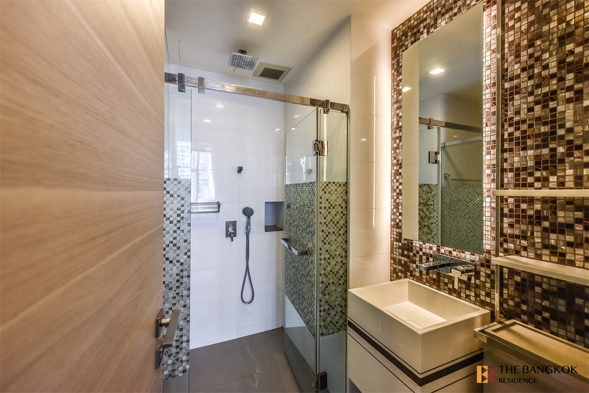 picture The Room Sathorn - TanonPun Condo with the Best Location near BTS Surasak - 3/9