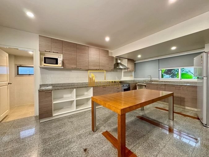 3-bed house for rent, 300 sqm, 1 sq wah, Khlong Toei