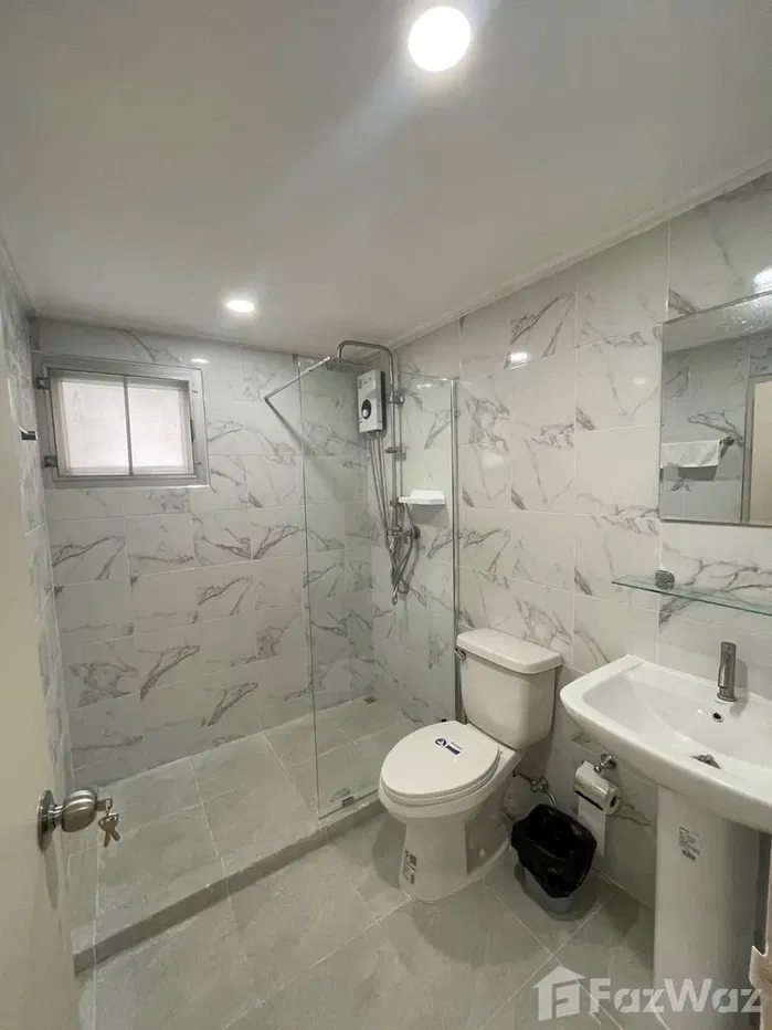 picture Great value beautifully renovated 2 bed 2 bath close to BTS 1938686 - 12/14