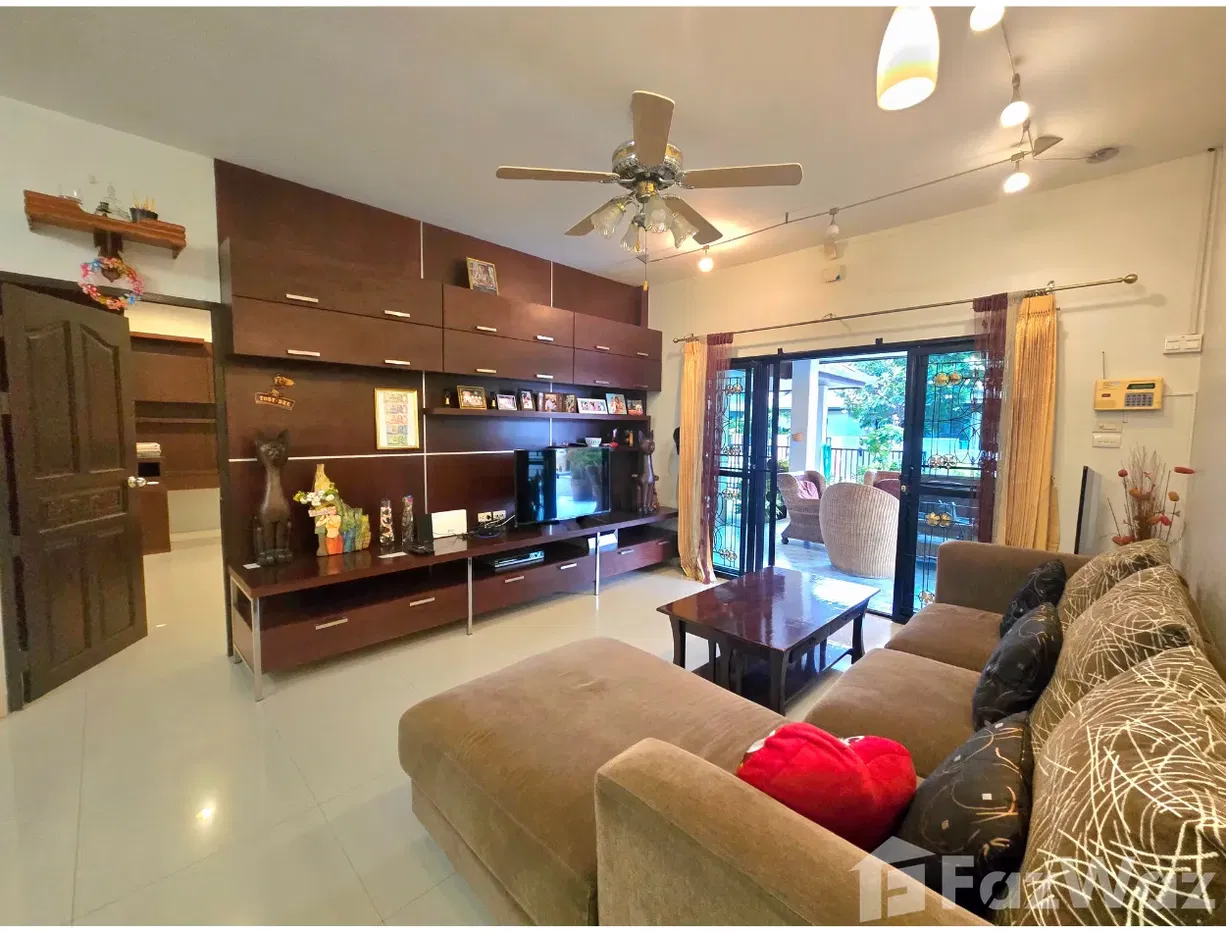 picture 3 Bedroom villa with large swiming pool 5628001 - 16/23