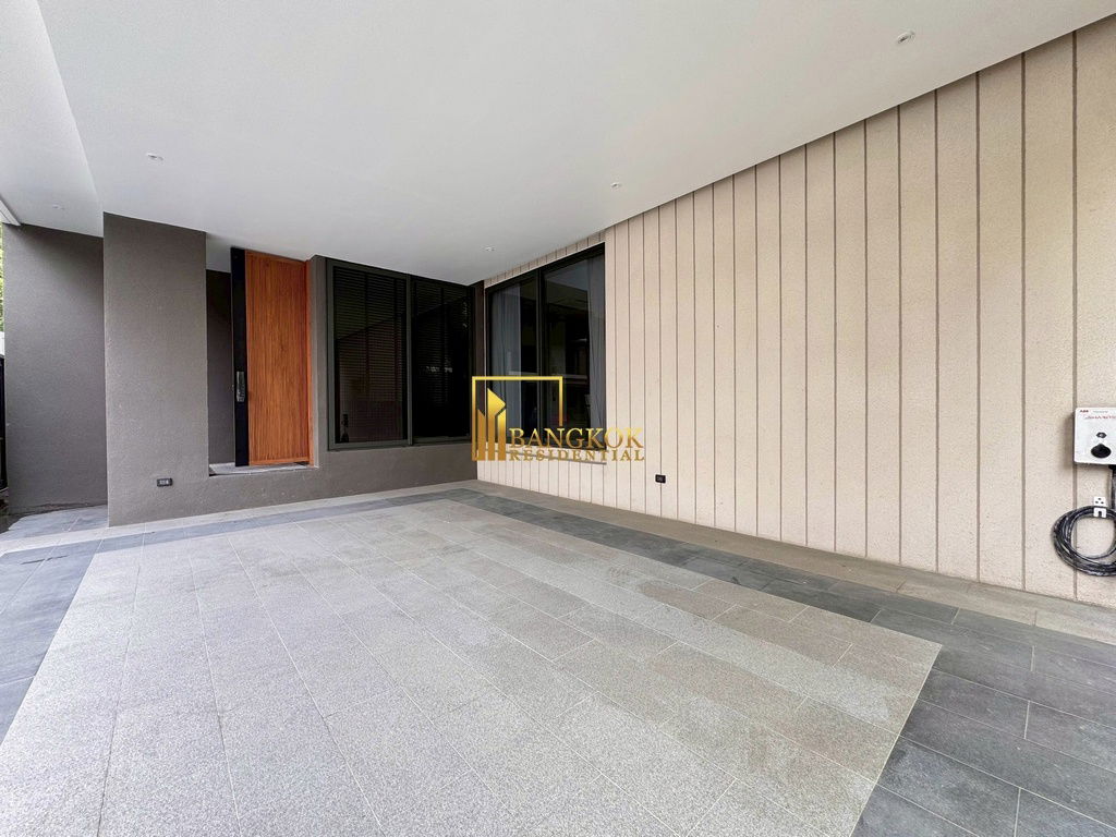 รูป Bugaan Pattanakarn | Elegant 4 Bed House in Pattanakarn Area - BR28255SH - รูปที่ 4/65