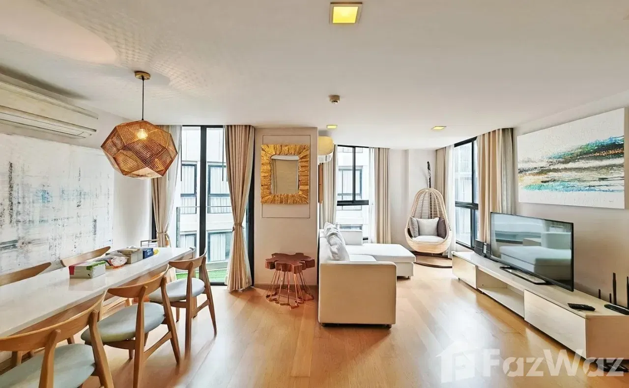 picture Amazing Location 3 bed Corner Unit with Unobstructed Views 1941855 - 2/12