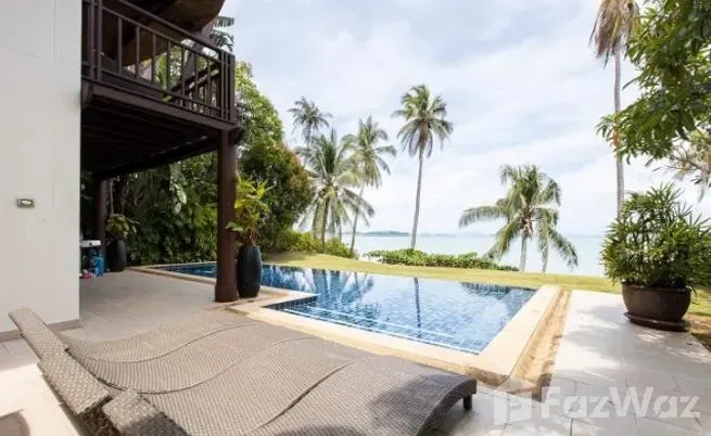 picture Beachfront Bliss on Coconut Island 2000674 - 12/20