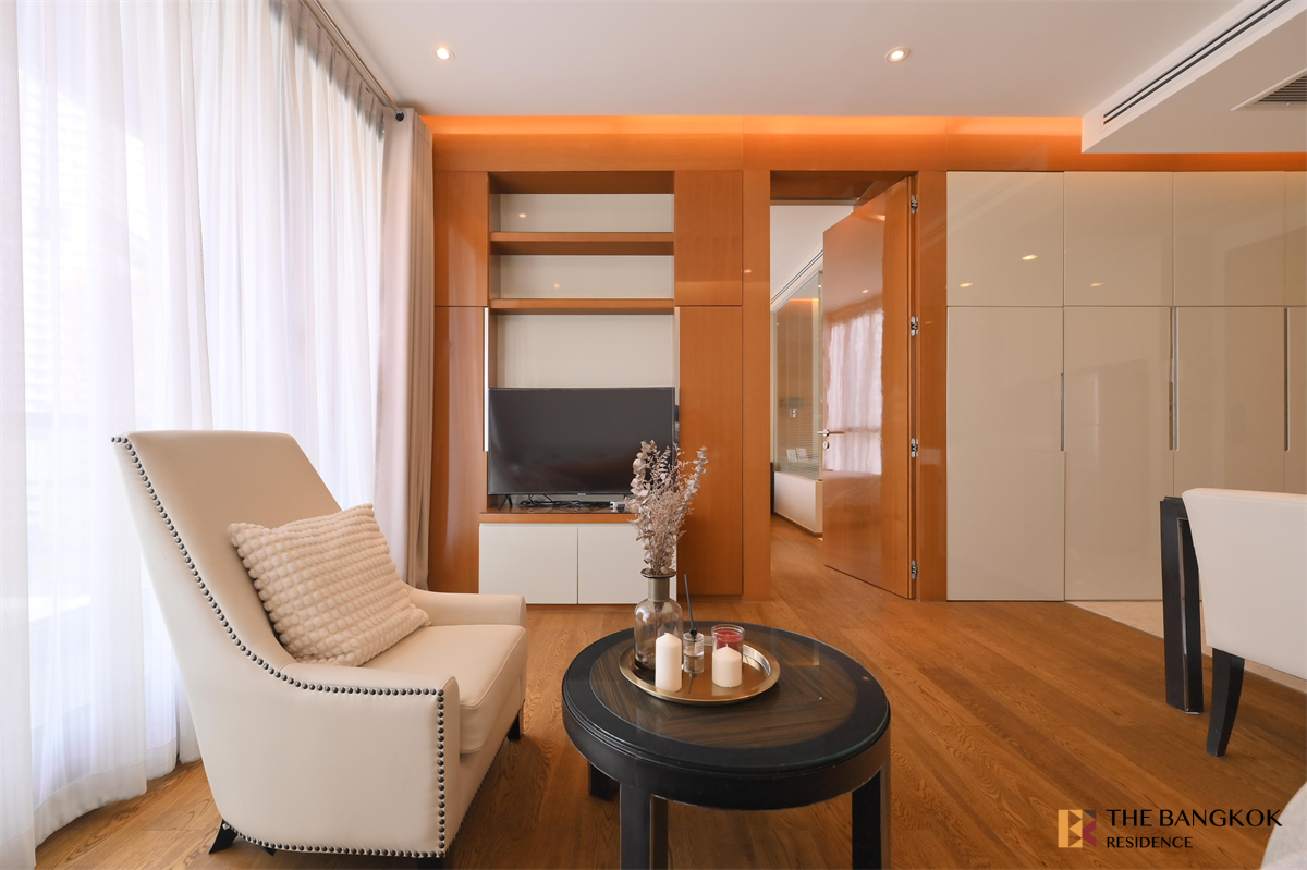 picture The Address Sukhumvit 28 near BTS Phrom Phong Popular units sell out fast - 6/10