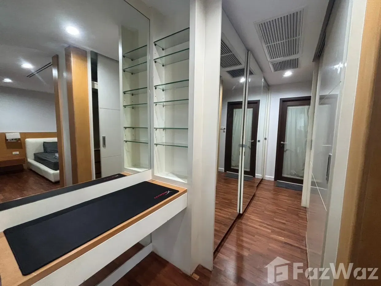 picture 4 Bedroom Townhouse for sale in Khlong Toei Nuea, Bangkok  5669549 - 16/31