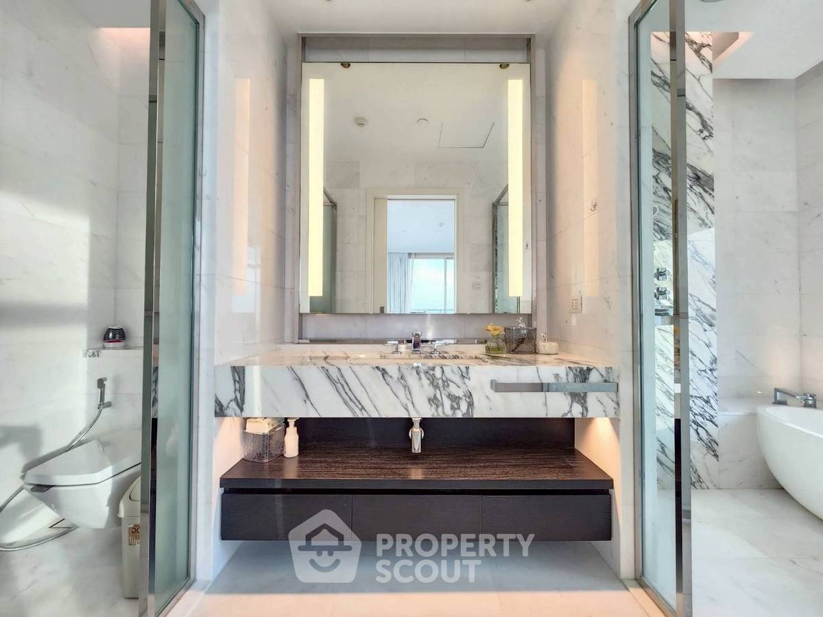 picture 3-BR Condo at Four Seasons Private Residences Bangkok near BTS Saphan Taksin (ID 2314503) - 8/8