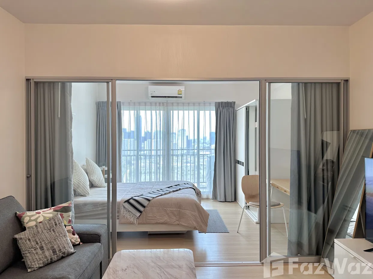 picture Corner Unit with Stunning City Views 5695537 - 2/8