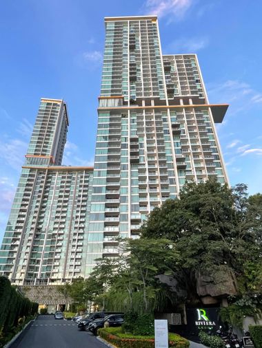 คอนโดให้เช่า ห้องสตูดิโอ ชั้นสูง พร้อมเข้าอยู่ วิวทะเล(เดอะ ริเวียร่า วงศ์อมาตย์)