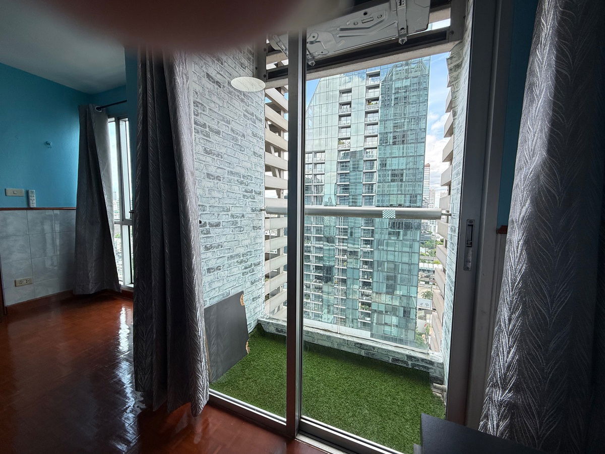 picture For Rent:(1Bed)Silom Suite Condominium, Soi Sathorn 12 - 10/15